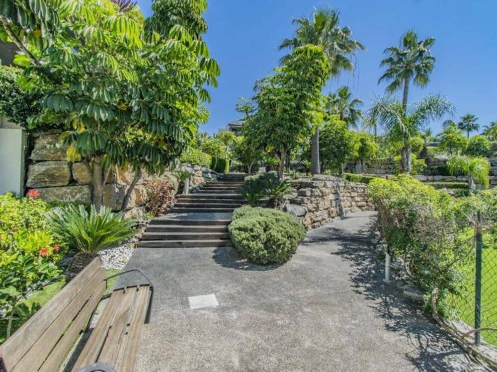 2 soveværelse Lejlighed til salg i Los Flamingos med swimmingpool garage - € 419.000 (Ref: 9403171)