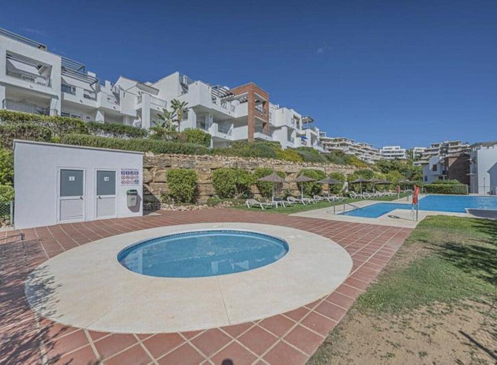 3 slaapkamer Appartement te koop in Los Arqueros met zwembad garage - € 549.000 (Ref: 9403173)