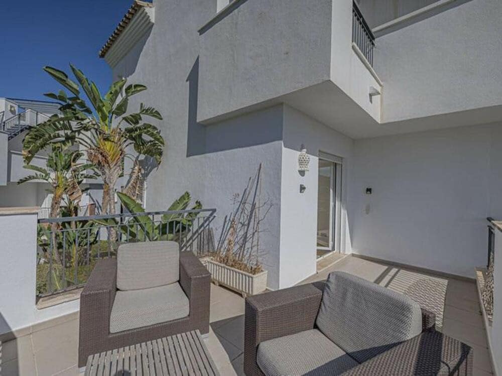 3 slaapkamer Appartement te koop in Los Arqueros met zwembad garage - € 549.000 (Ref: 9403173)