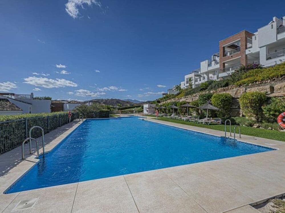 3 slaapkamer Appartement te koop in Los Arqueros met zwembad garage - € 549.000 (Ref: 9403173)
