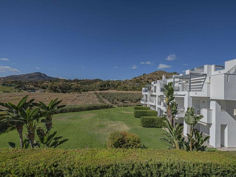 3 slaapkamer Appartement te koop in Los Arqueros met zwembad garage - € 549.000 (Ref: 9403173)