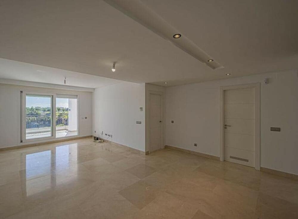 3 slaapkamer Appartement te koop in Los Arqueros met zwembad garage - € 549.000 (Ref: 9403173)
