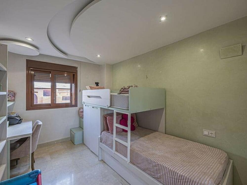 2 quarto Apartamento para venda em Estepona com piscina garagem - 425 000 € (Ref: 9403174)