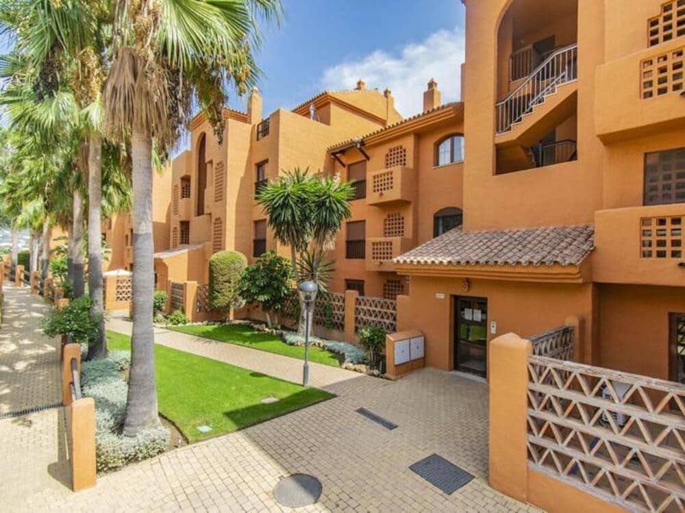 2 quarto Apartamento para venda em Estepona com piscina garagem - 425 000 € (Ref: 9403174)