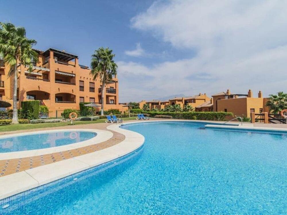 2 quarto Apartamento para venda em Estepona com piscina garagem - 425 000 € (Ref: 9403174)
