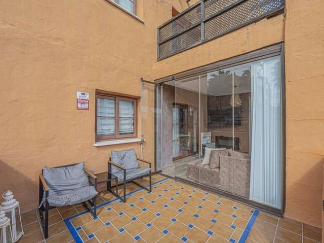 2 quarto Apartamento para venda em Nueva Atalaya, Estepona com piscina garagem - 425 000 € (Ref: 9403174)