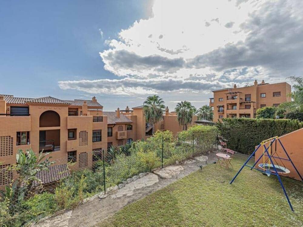 2 quarto Apartamento para venda em Estepona com piscina garagem - 425 000 € (Ref: 9403174)