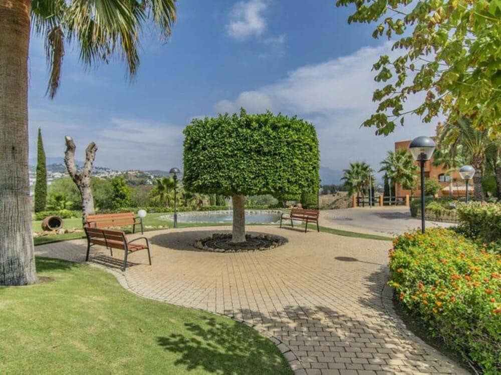 2 quarto Apartamento para venda em Estepona com piscina garagem - 425 000 € (Ref: 9403174)