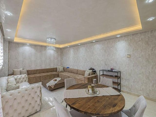 Apartamento de 2 habitaciones en Nueva Atalaya, Estepona en venta con piscina garaje - 425.000 € (Ref: 9403174)
