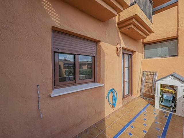 Apartamento de 2 habitaciones en Nueva Atalaya, Estepona en venta con piscina garaje - 425.000 € (Ref: 9403174)