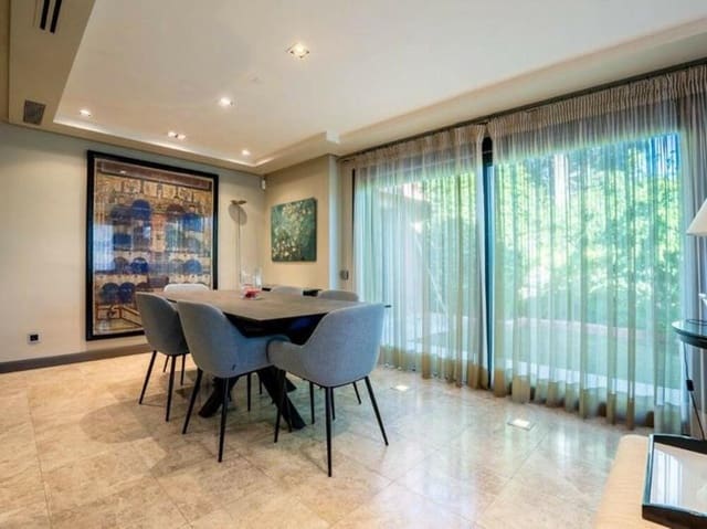 3 Zimmer Villa zu vermieten in Atalaya-Isdabe, Estepona mit Pool Garage - 8.000 € (Ref: 9403281)