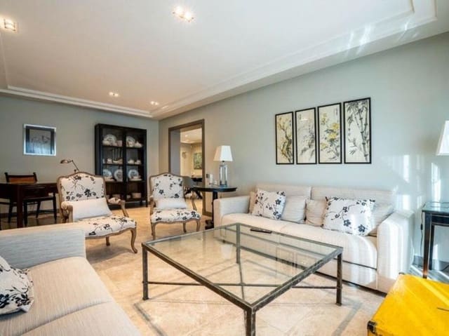 3 Zimmer Villa zu vermieten in Atalaya-Isdabe, Estepona mit Pool Garage - 8.000 € (Ref: 9403281)