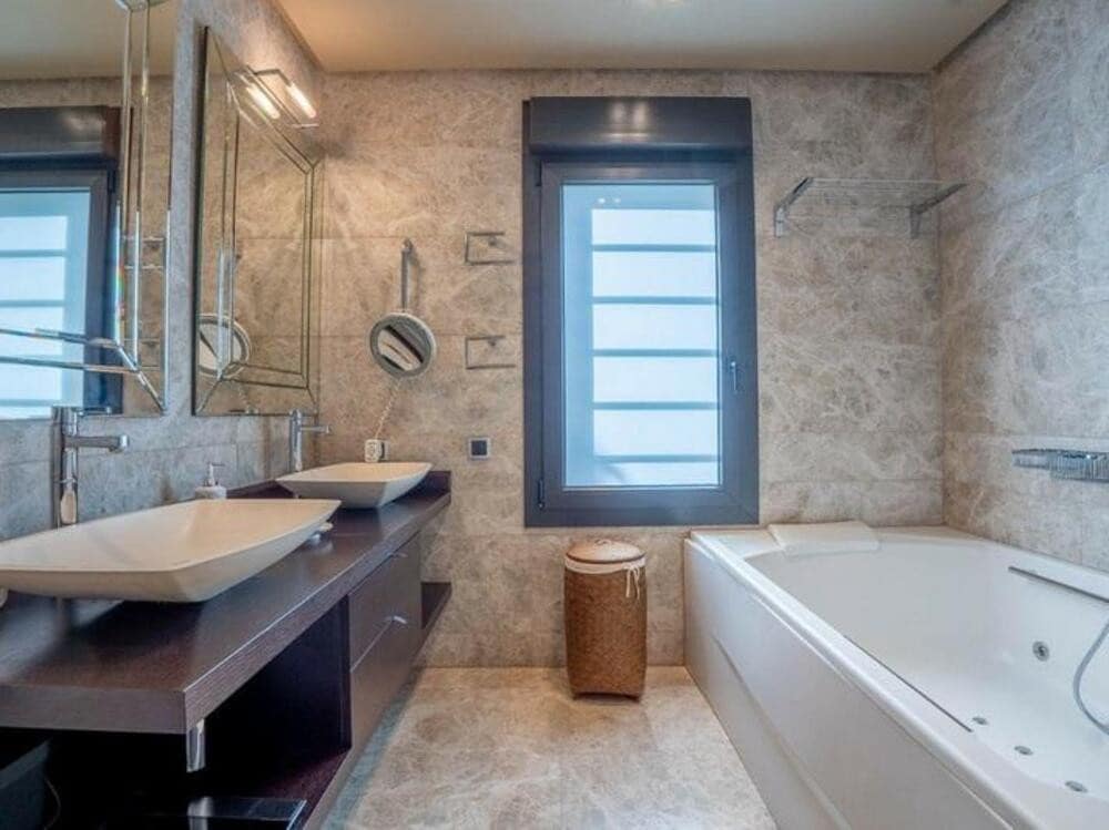 3 camera da letto Villa da affittare in Atalaya-Isdabe con piscina garage - 7.000 € (Rif: 9403281)