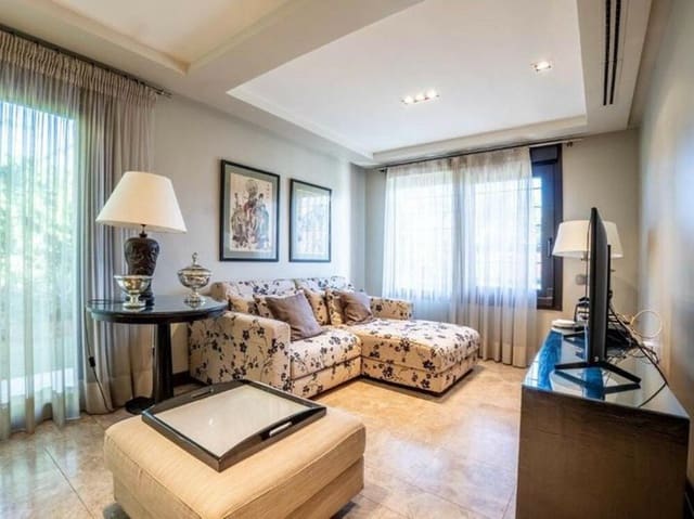 3 bedroom Villa for rent in Atalaya-Isdabe, Estepona with pool garage - € 7,000 (Ref: 9403281)