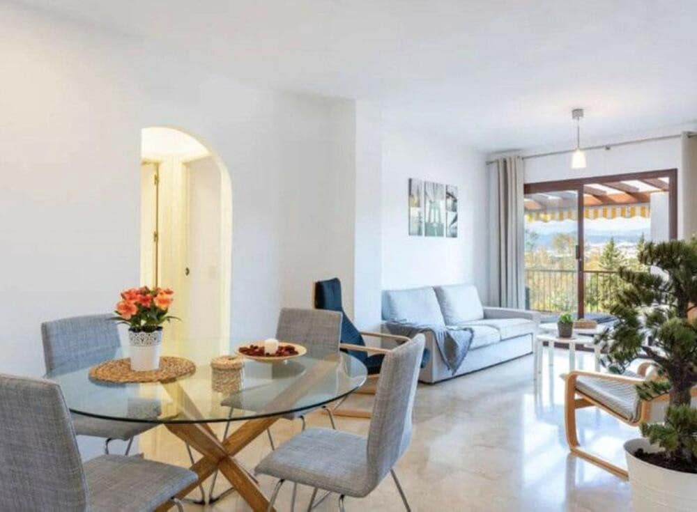 2 soveværelse Lejlighed til leje i Marbella med swimmingpool garage - € 1.750 (Ref: 9406078)
