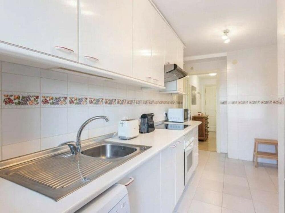 2 soveværelse Lejlighed til leje i Marbella med swimmingpool garage - € 1.750 (Ref: 9406078)