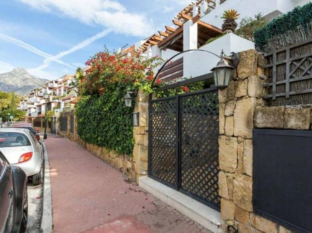 2 soveværelse Lejlighed til leje i Marbella med swimmingpool garage - € 1.750 (Ref: 9406078)