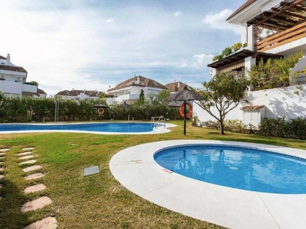 2 soveværelse Lejlighed til leje i Marbella med swimmingpool garage - € 1.750 (Ref: 9406078)