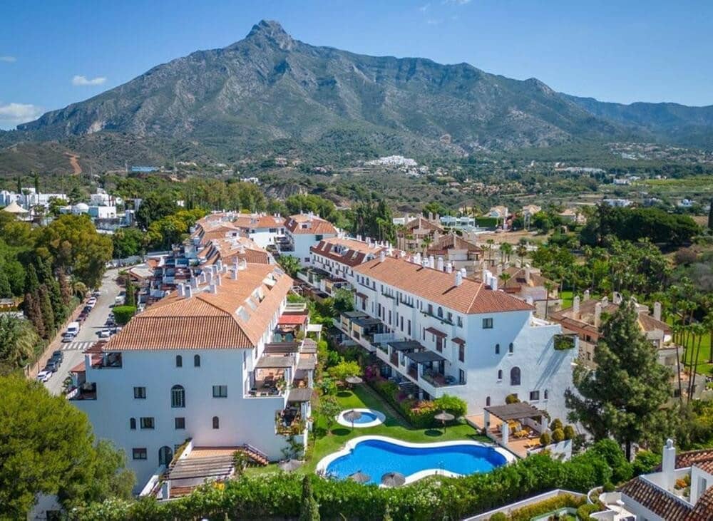 2 soveværelse Lejlighed til leje i Marbella med swimmingpool garage - € 1.750 (Ref: 9406078)