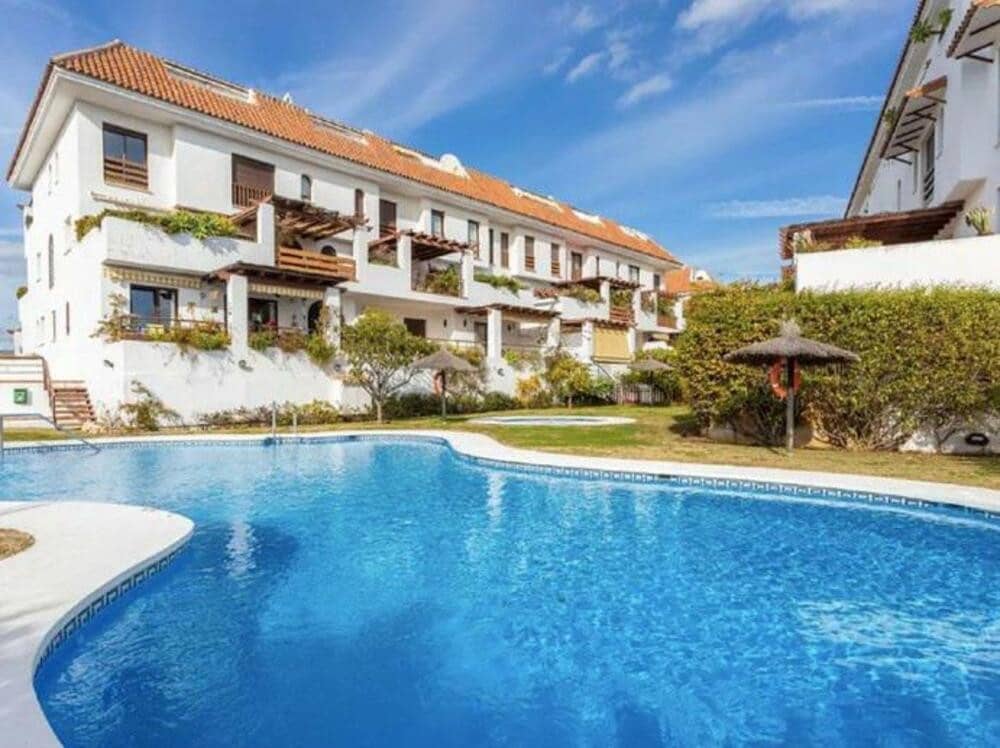 2 soveværelse Lejlighed til leje i Marbella med swimmingpool garage - € 1.750 (Ref: 9406078)