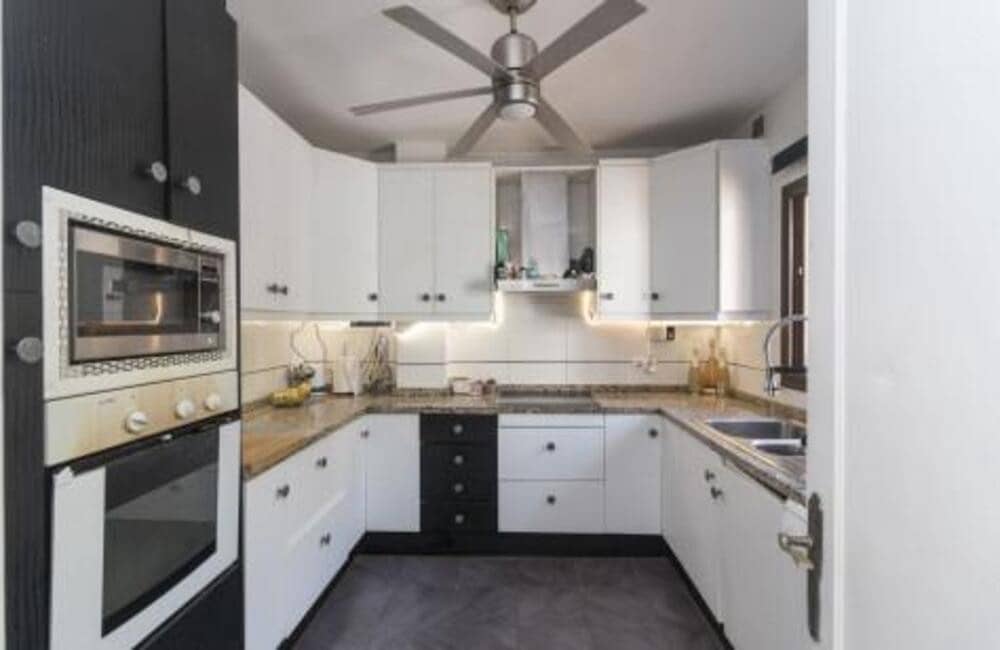 4 camera da letto Villa in vendita in Marbella con piscina - 1.200.000 € (Rif: 9406079)