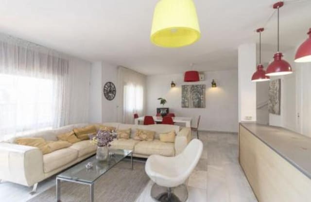 4 chambre Villa/Maison à vendre à El Rosario, Marbella avec piscine - 1 200 000 € (Ref: 9406079)