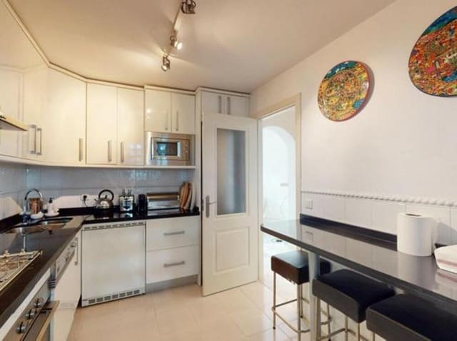 3 slaapkamer Appartement te koop in Guadalmina Baja, Marbella met zwembad - € 550.000 (Ref: 9406080)