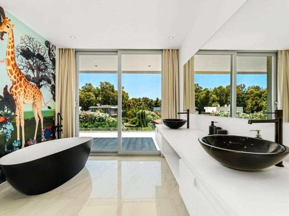 5 slaapkamer Villa te koop in San Pedro de Alcantara met zwembad garage - € 2.950.000 (Ref: 9406081)