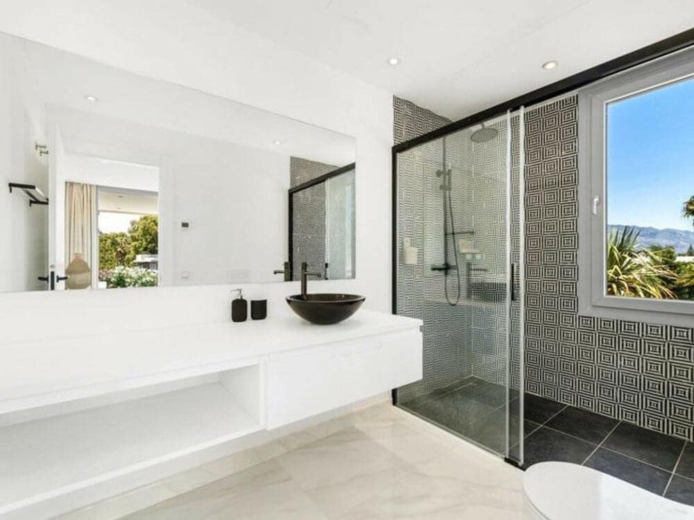 5 slaapkamer Villa te koop in San Pedro de Alcantara met zwembad garage - € 2.950.000 (Ref: 9406081)