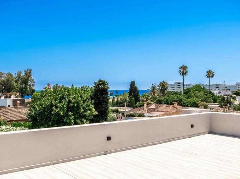 5 slaapkamer Villa te koop in San Pedro de Alcantara met zwembad garage - € 2.950.000 (Ref: 9406081)