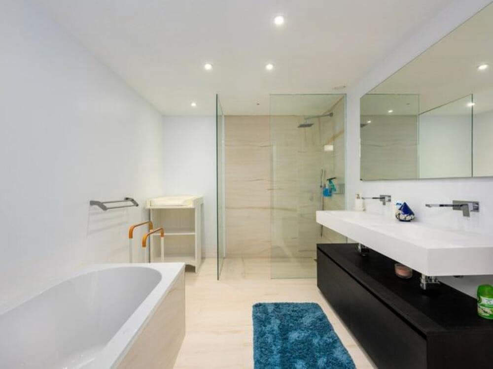 5 sypialnia Willa na sprzedaż w Marbella z basenem garażem - 1 895 000 € (Ref: 9406082)