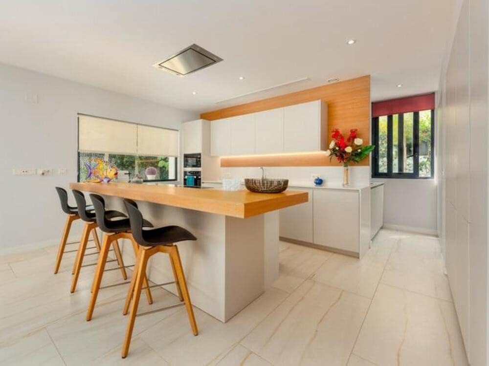 5 sypialnia Willa na sprzedaż w Marbella z basenem garażem - 1 895 000 € (Ref: 9406082)