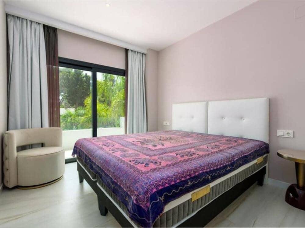 5 sypialnia Willa na sprzedaż w Marbella z basenem garażem - 1 895 000 € (Ref: 9406082)