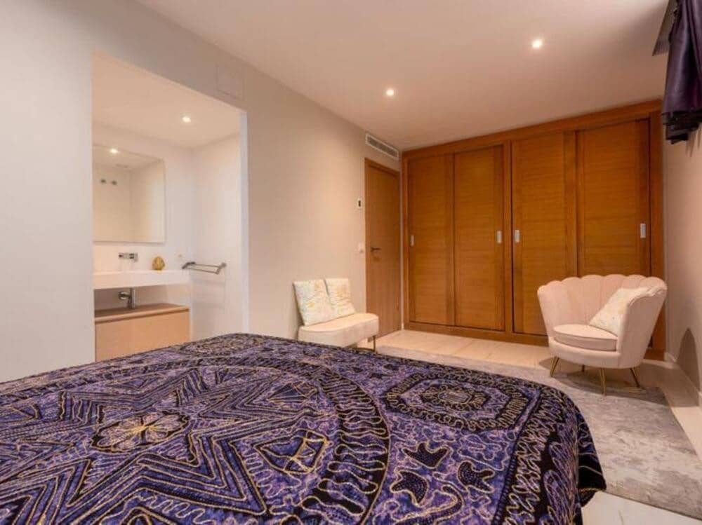 5 sypialnia Willa na sprzedaż w Marbella z basenem garażem - 1 895 000 € (Ref: 9406082)