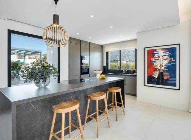 5 soverom Villa til salgs i Los Naranjos, Marbella med svømmebasseng garasje - € 3 750 000 (Ref: 9406083)