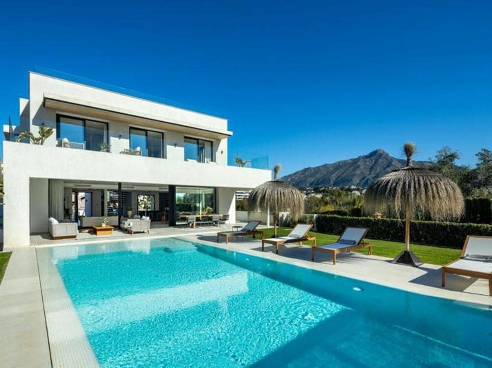 5 soverom Villa til salgs i Marbella med svømmebasseng garasje - € 3 750 000 (Ref: 9406083)