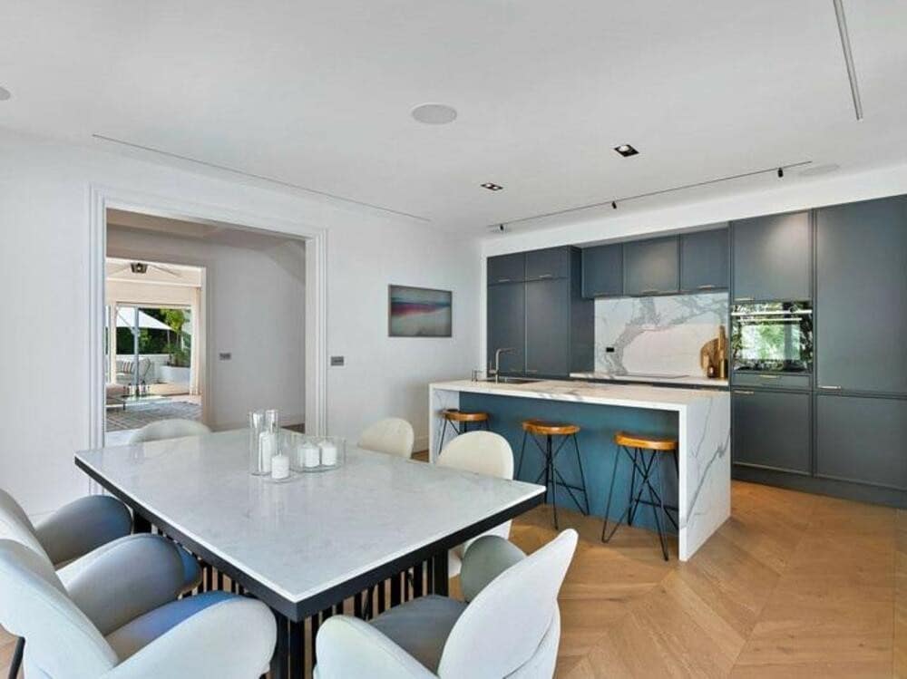 4 slaapkamer Halfvrijstaande villa te koop in Marbella met zwembad garage - € 1.195.000 (Ref: 9406084)