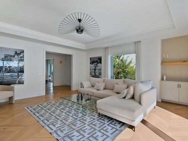 4 slaapkamer Halfvrijstaande villa te koop in Río Real, Marbella met zwembad garage - € 1.195.000 (Ref: 9406084)
