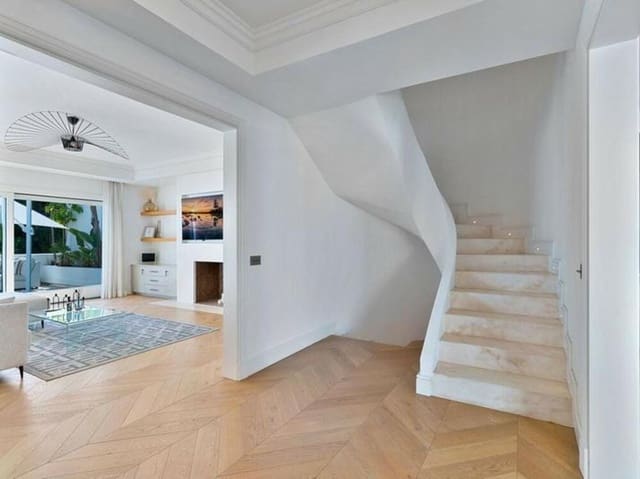 4 slaapkamer Halfvrijstaande villa te koop in Río Real, Marbella met zwembad garage - € 1.195.000 (Ref: 9406084)