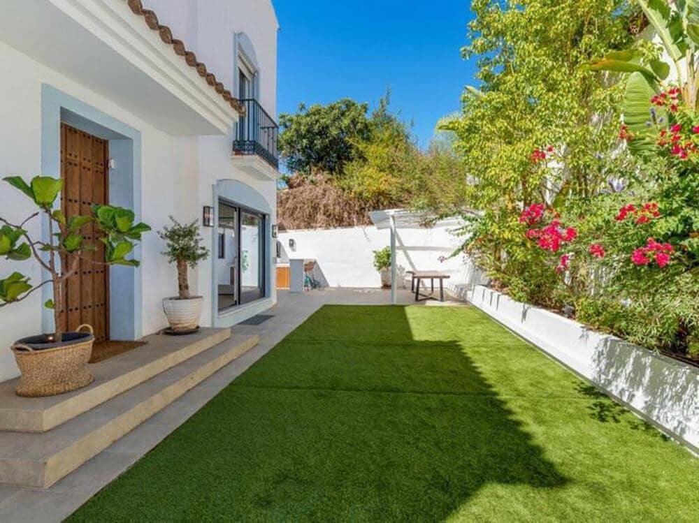 4 slaapkamer Halfvrijstaande villa te koop in Marbella met zwembad garage - € 1.195.000 (Ref: 9406084)