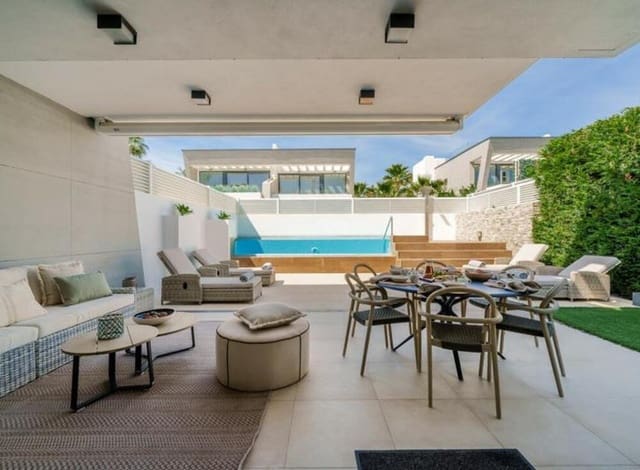 5 quarto Moradia Geminada para venda em Puerto Banus, Marbella com piscina garagem - 2 675 000 € (Ref: 9410369)