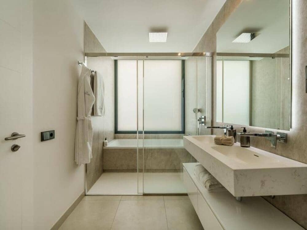 5 quarto Moradia Geminada para venda em Puerto Banus com piscina garagem - 2 675 000 € (Ref: 9410369)