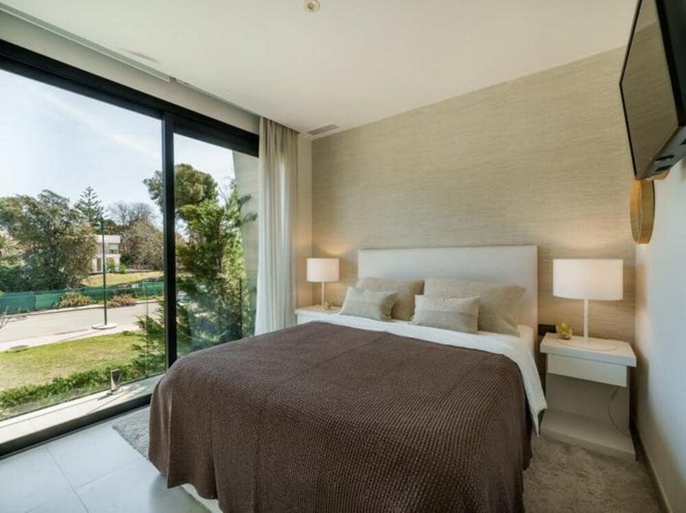 5 quarto Moradia Geminada para venda em Puerto Banus com piscina garagem - 2 675 000 € (Ref: 9410369)