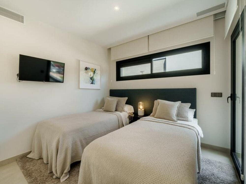 5 quarto Moradia Geminada para venda em Puerto Banus com piscina garagem - 2 675 000 € (Ref: 9410369)