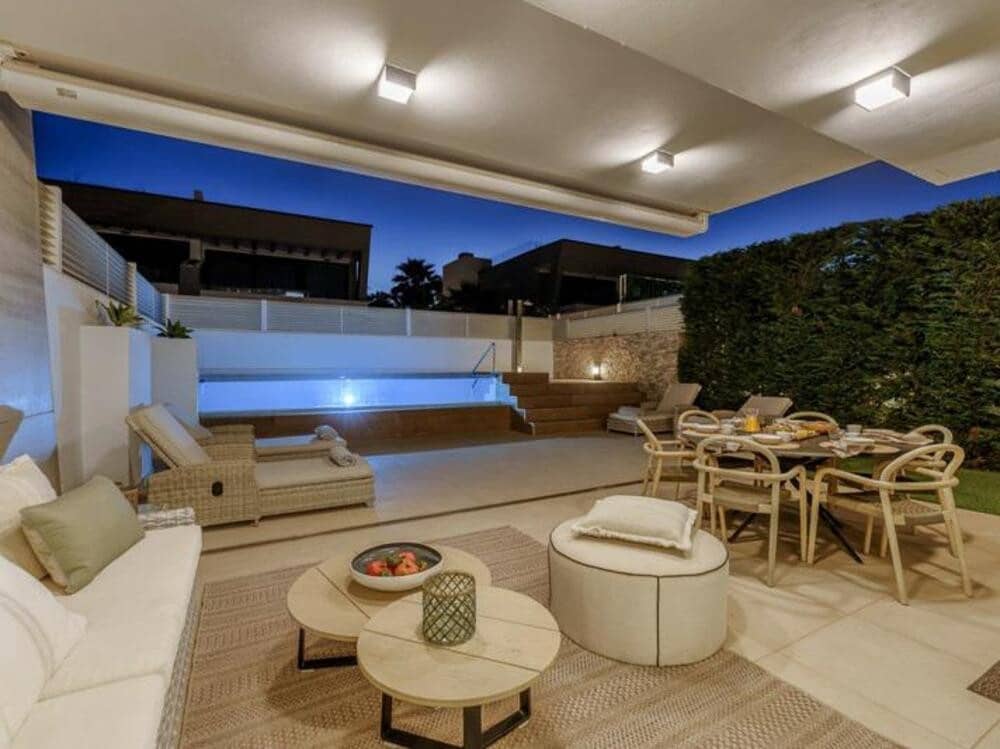 5 quarto Moradia Geminada para venda em Puerto Banus com piscina garagem - 2 675 000 € (Ref: 9410369)