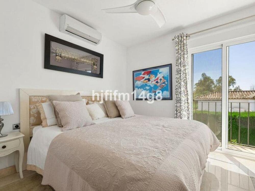 5 soverom Villa til salgs i Marbella med svømmebasseng garasje - € 2 025 000 (Ref: 9410370)