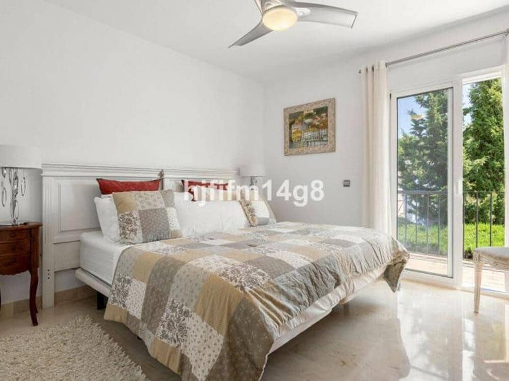 5 soverom Villa til salgs i Marbella med svømmebasseng garasje - € 2 025 000 (Ref: 9410370)