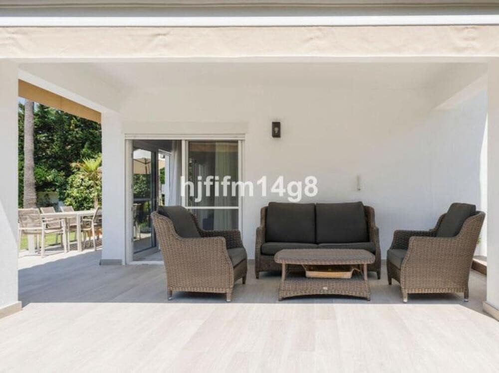 5 soverom Villa til salgs i Marbella med svømmebasseng garasje - € 2 025 000 (Ref: 9410370)