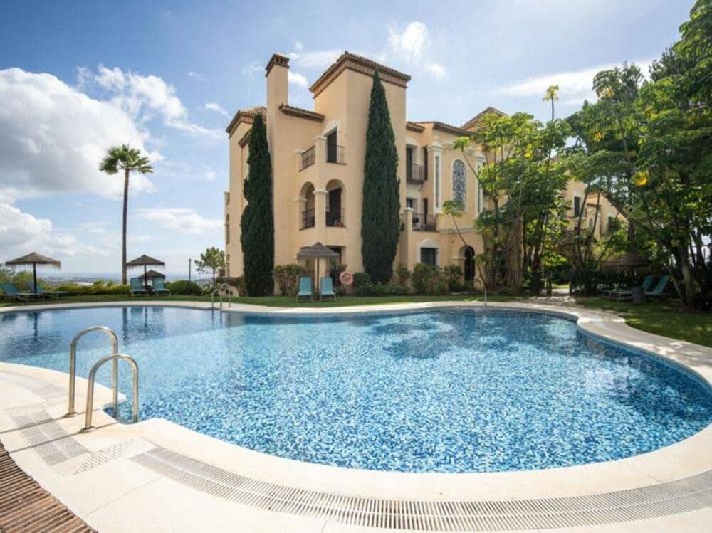 3 soverom Penthouse til salgs i Benahavis med svømmebasseng garasje - € 1 375 000 (Ref: 9410371)
