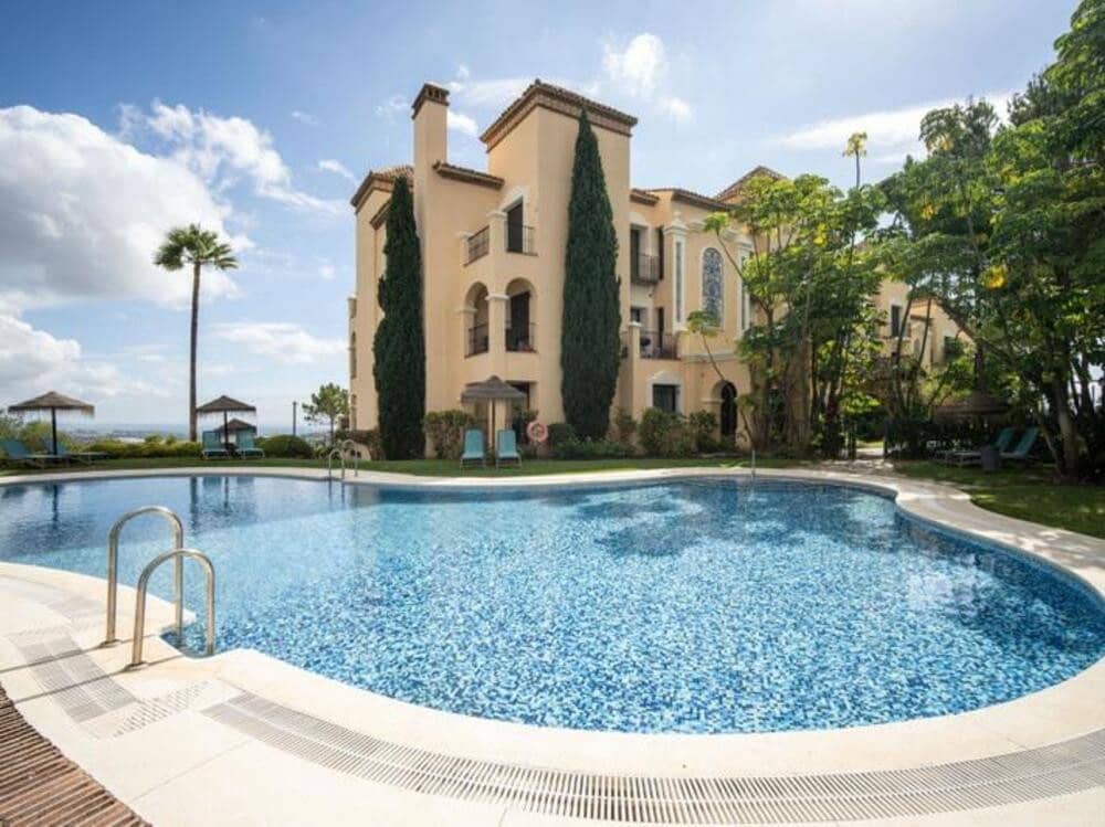 3 soverom Penthouse til salgs i Benahavis med svømmebasseng garasje - € 1 275 000 (Ref: 9410371)